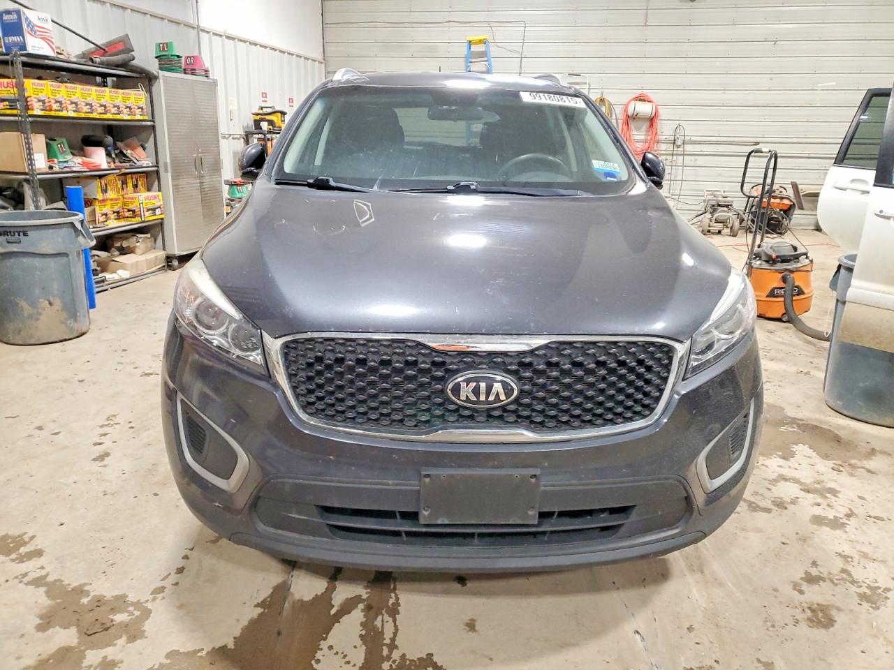 2017 KIA SORENTO LX photo 5