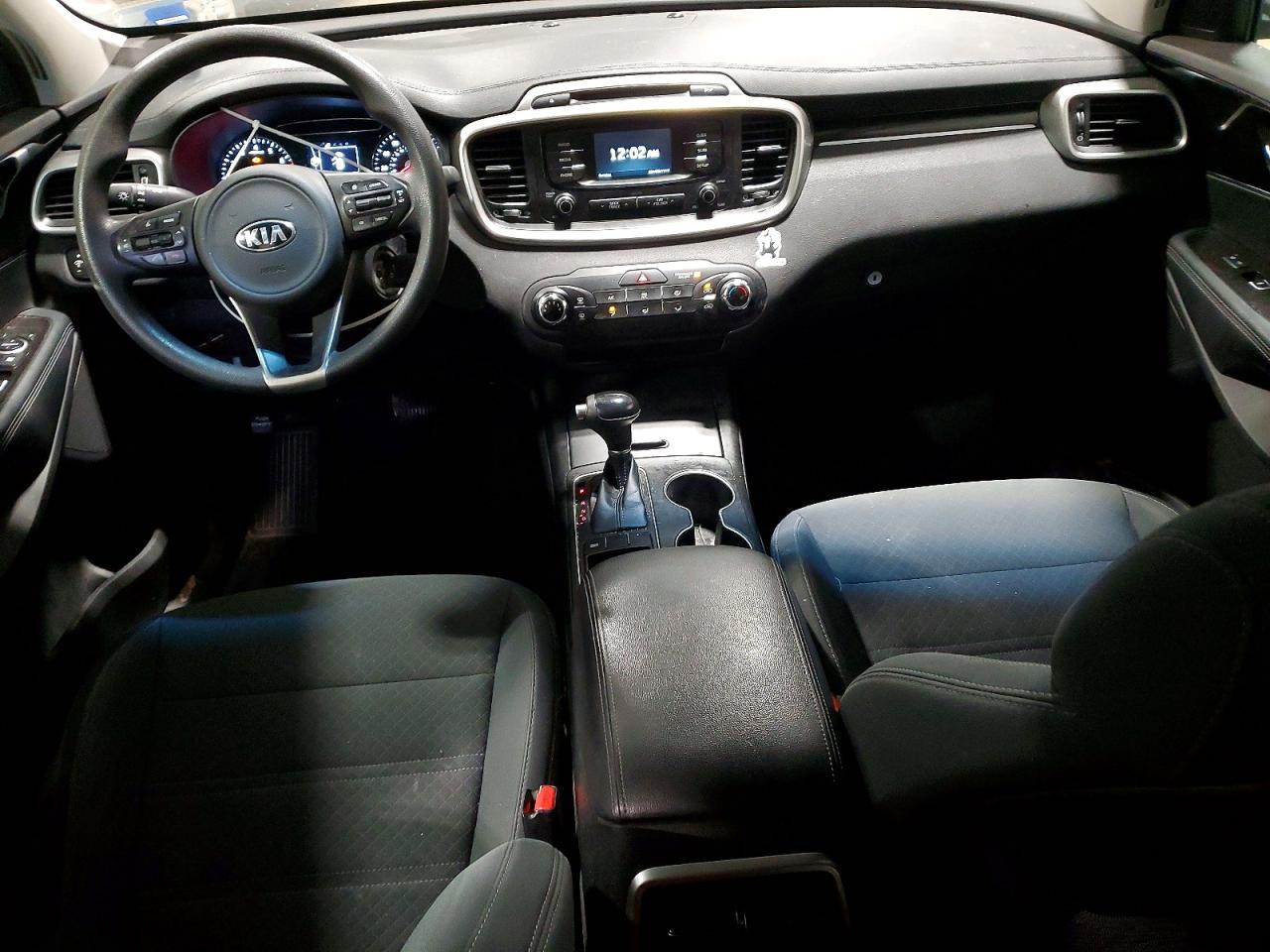 2017 KIA SORENTO LX photo 8