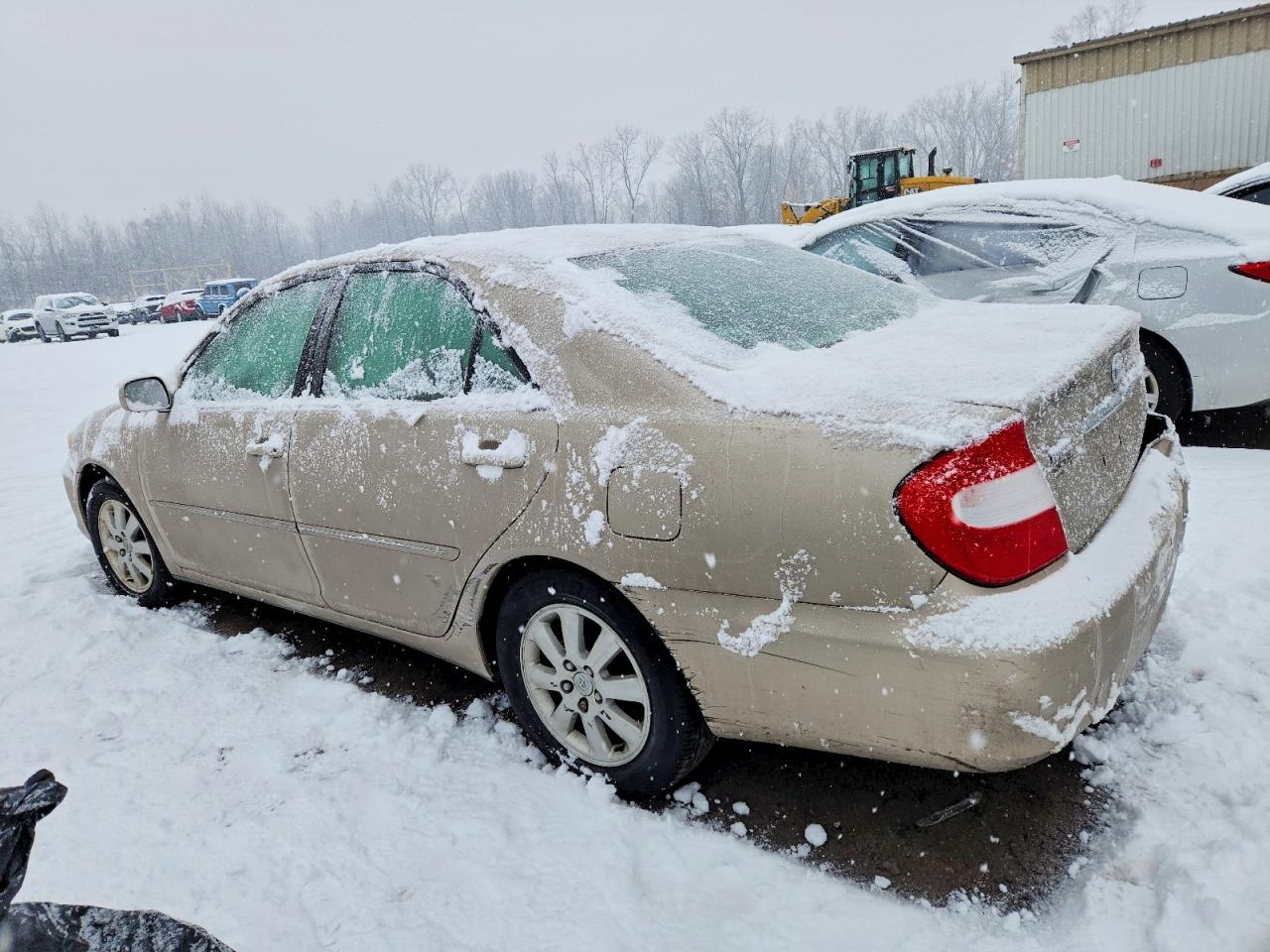 2003 TOYOTA CAMRY LE photo 2