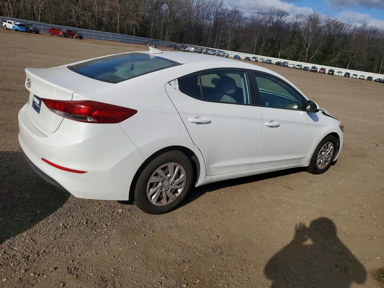 2017 HYUNDAI ELANTRA SE photo 3