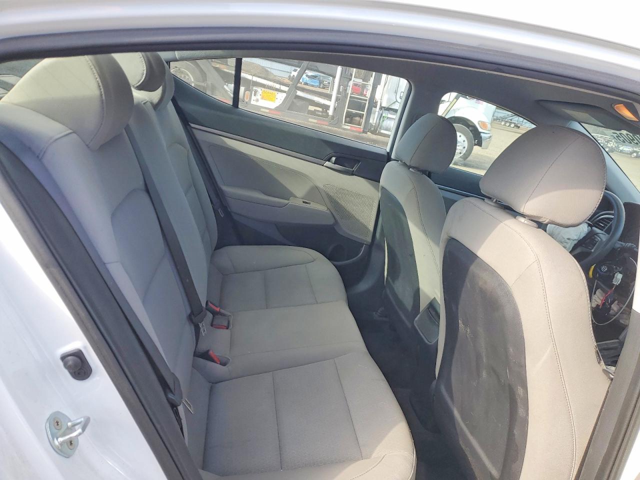 2017 HYUNDAI ELANTRA SE photo 10