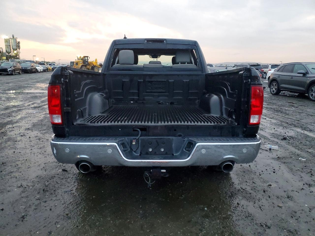2017 RAM 1500 SLT photo 6