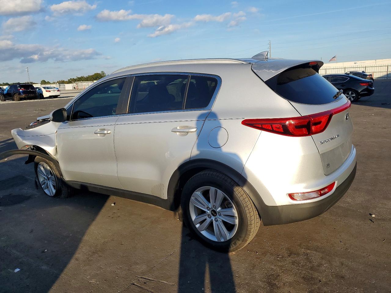 2019 KIA SPORTAGE LX photo 3