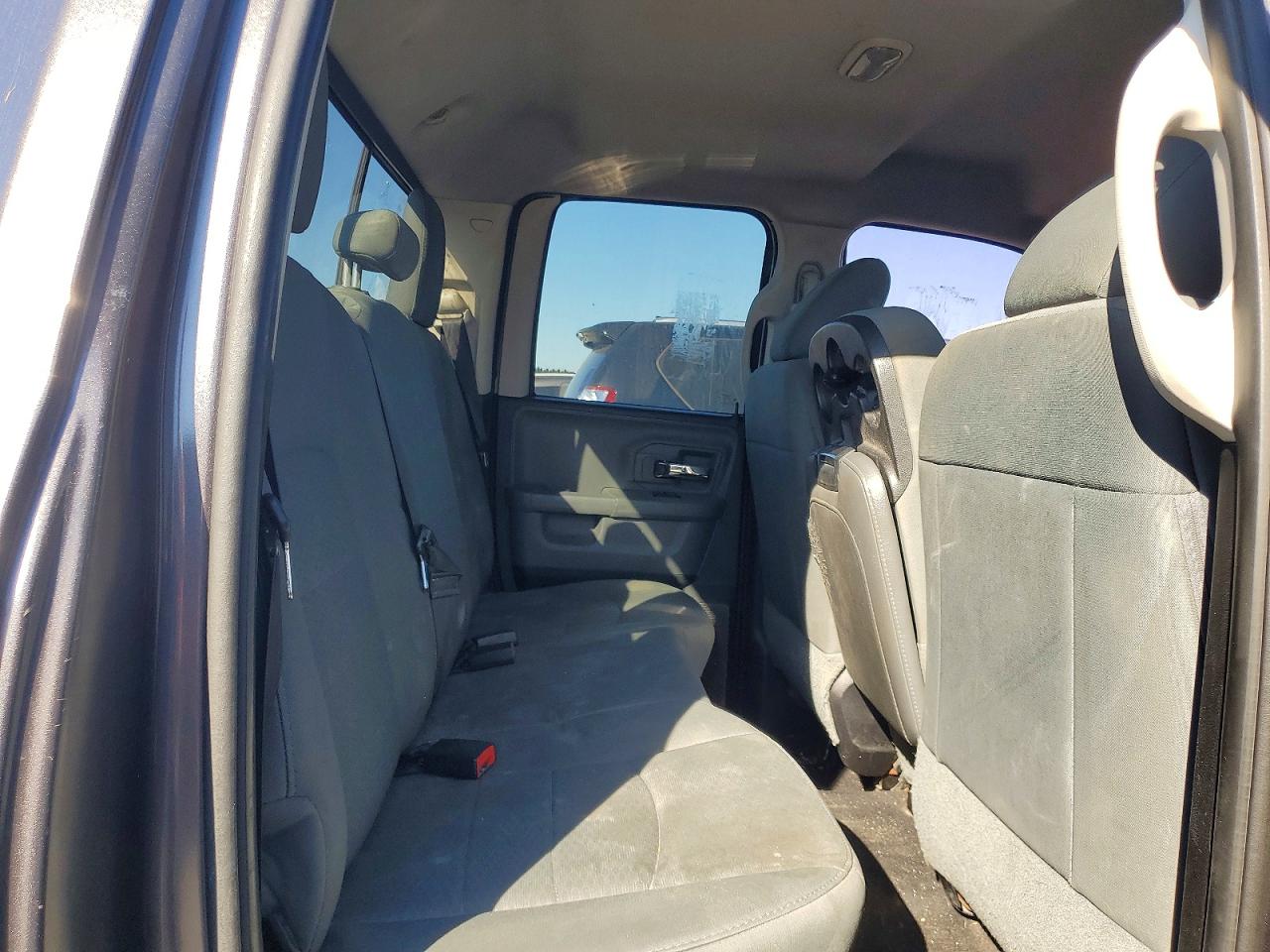 2016 RAM 1500 SLT photo 10