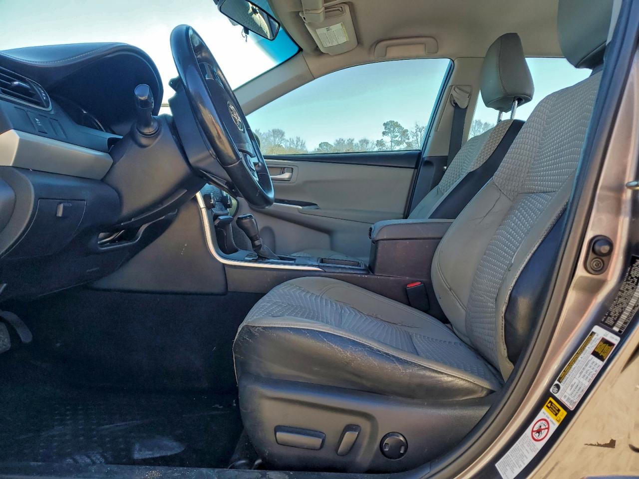 2015 TOYOTA CAMRY LE photo 7
