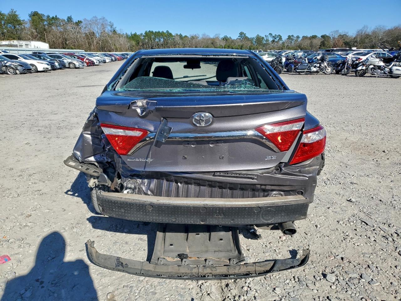 2015 TOYOTA CAMRY LE photo 6