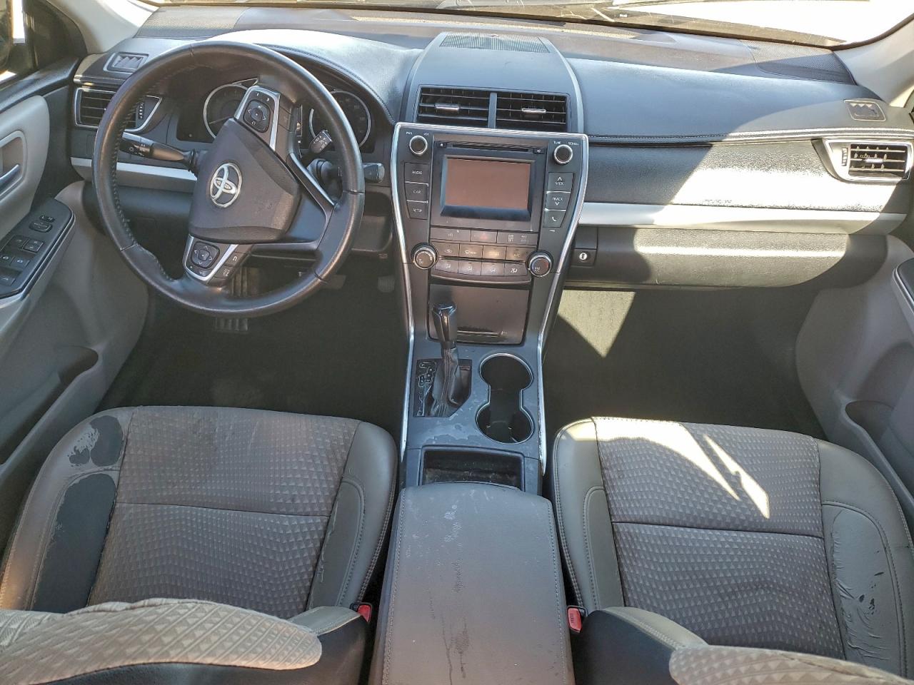 2015 TOYOTA CAMRY LE photo 8