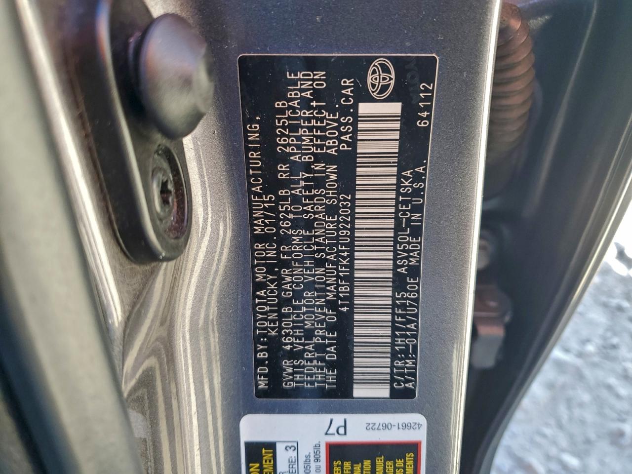 2015 TOYOTA CAMRY LE photo 12