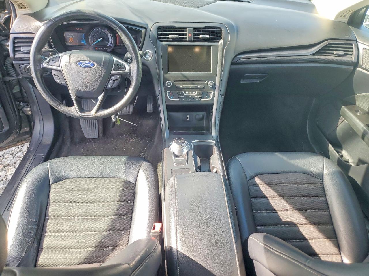 2018 FORD FUSION SE photo 8