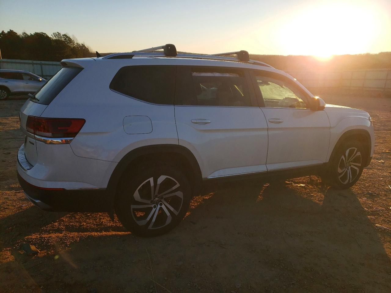 2023 VOLKSWAGEN ATLAS SEL photo 3