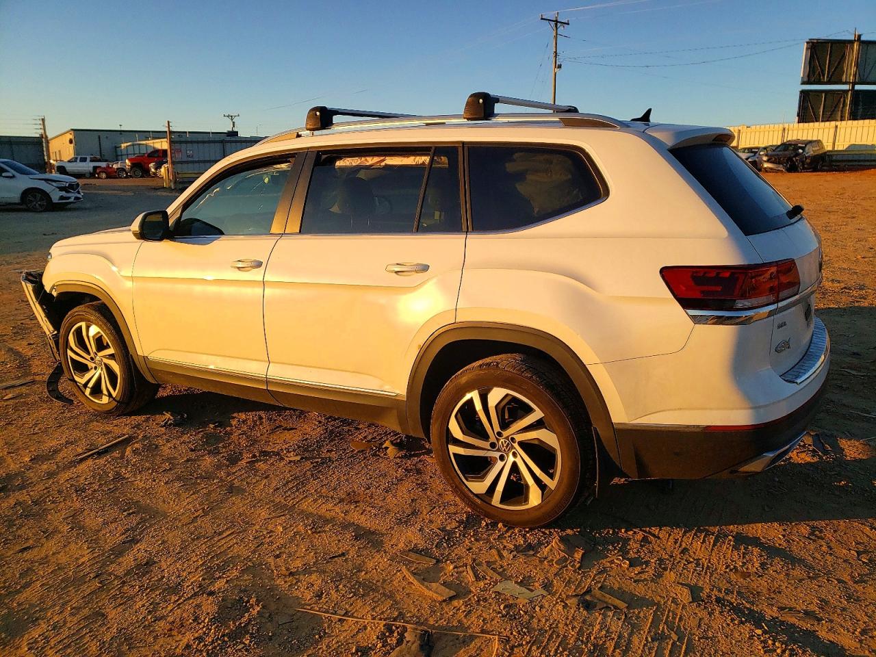 2023 VOLKSWAGEN ATLAS SEL photo 2