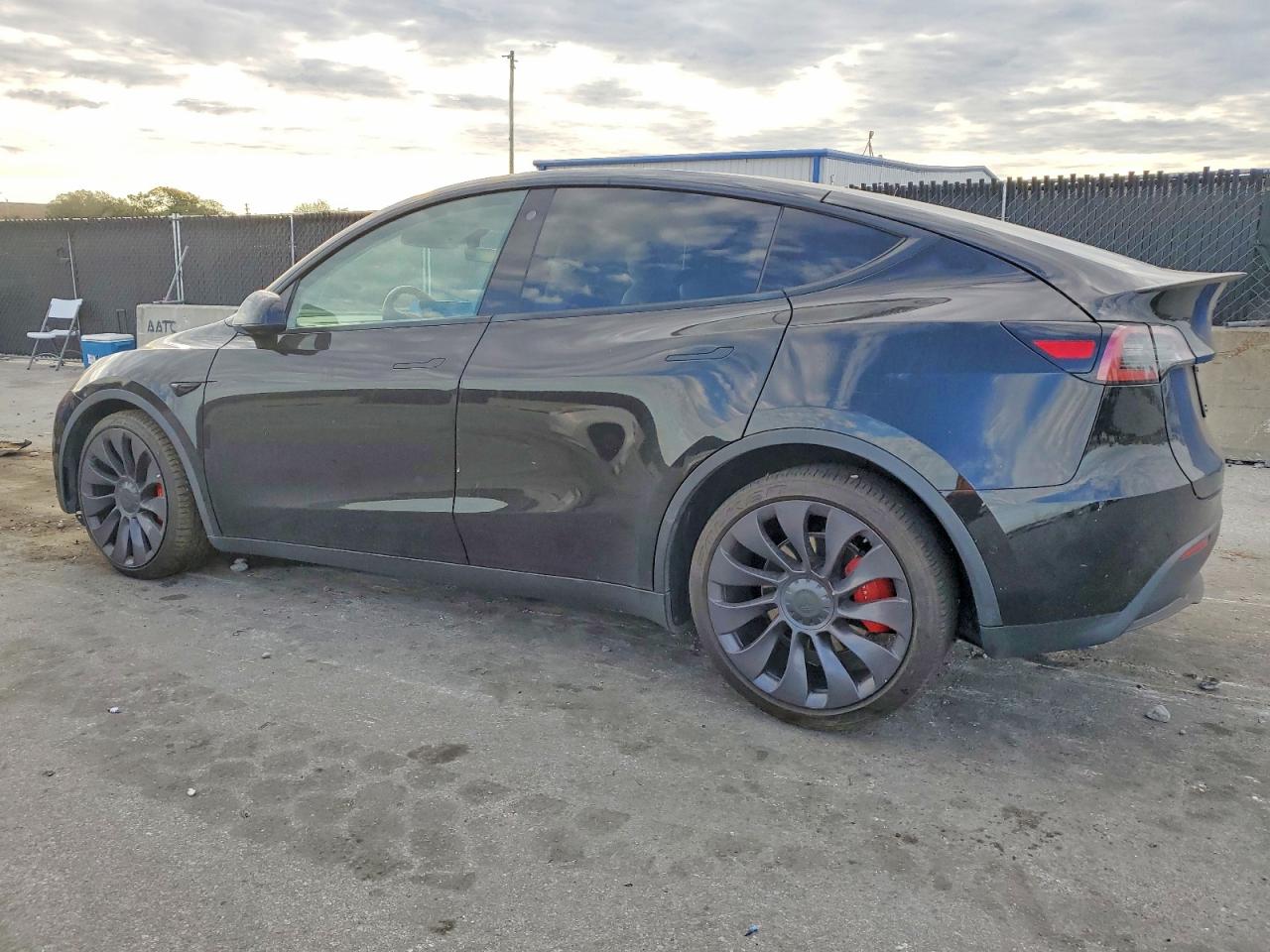 2021 TESLA MODEL Y photo 3