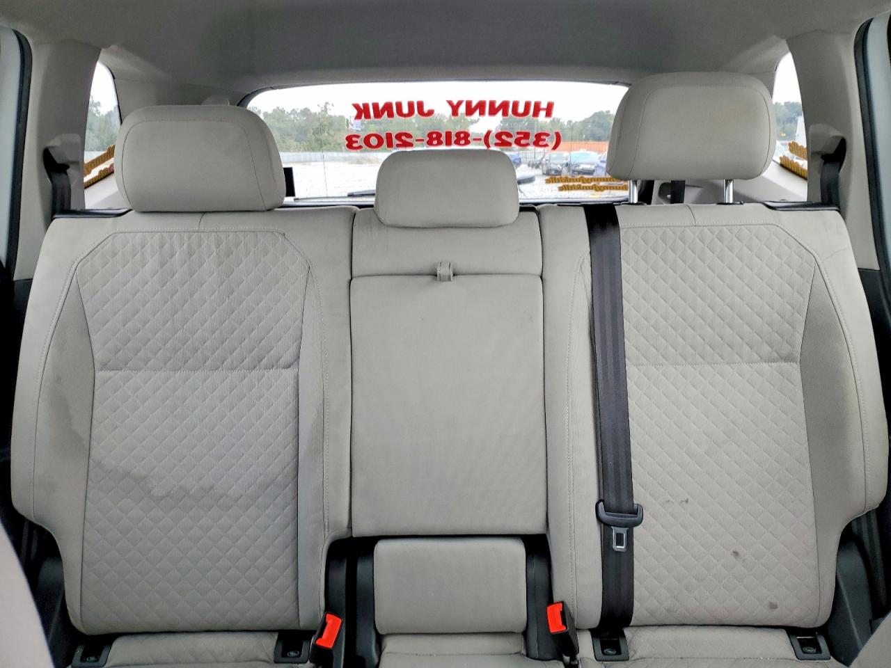 2020 VOLKSWAGEN TIGUAN S photo 10