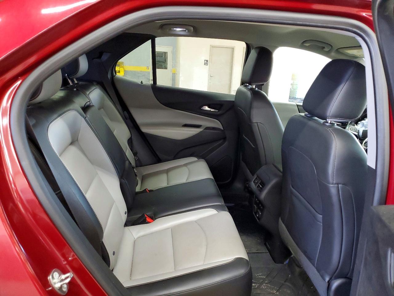 2018 CHEVROLET EQUINOX PREMIER photo 11