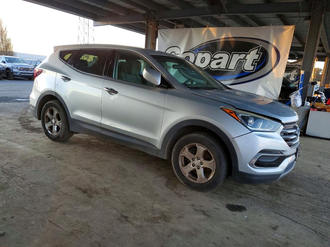 2017 HYUNDAI SANTA FE SPORT photo 4