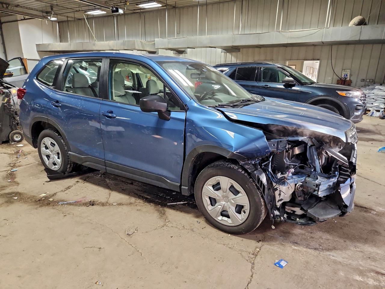 2022 SUBARU FORESTER photo 4