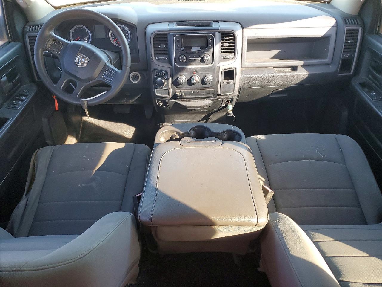 2014 RAM 1500 ST photo 8