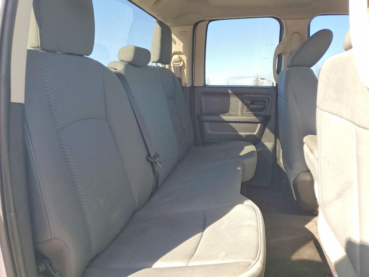 2014 RAM 1500 ST photo 10