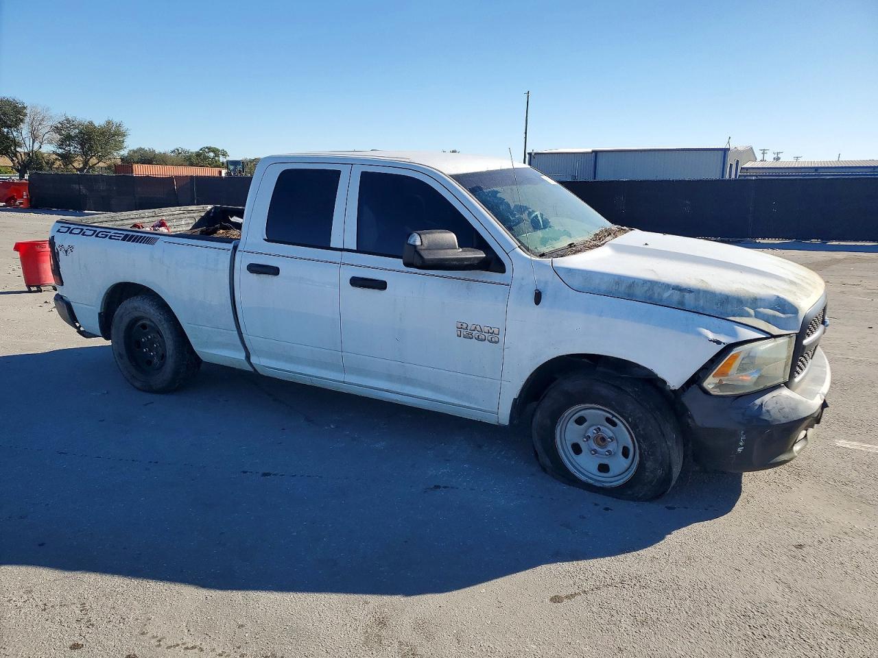 2014 RAM 1500 ST photo 4