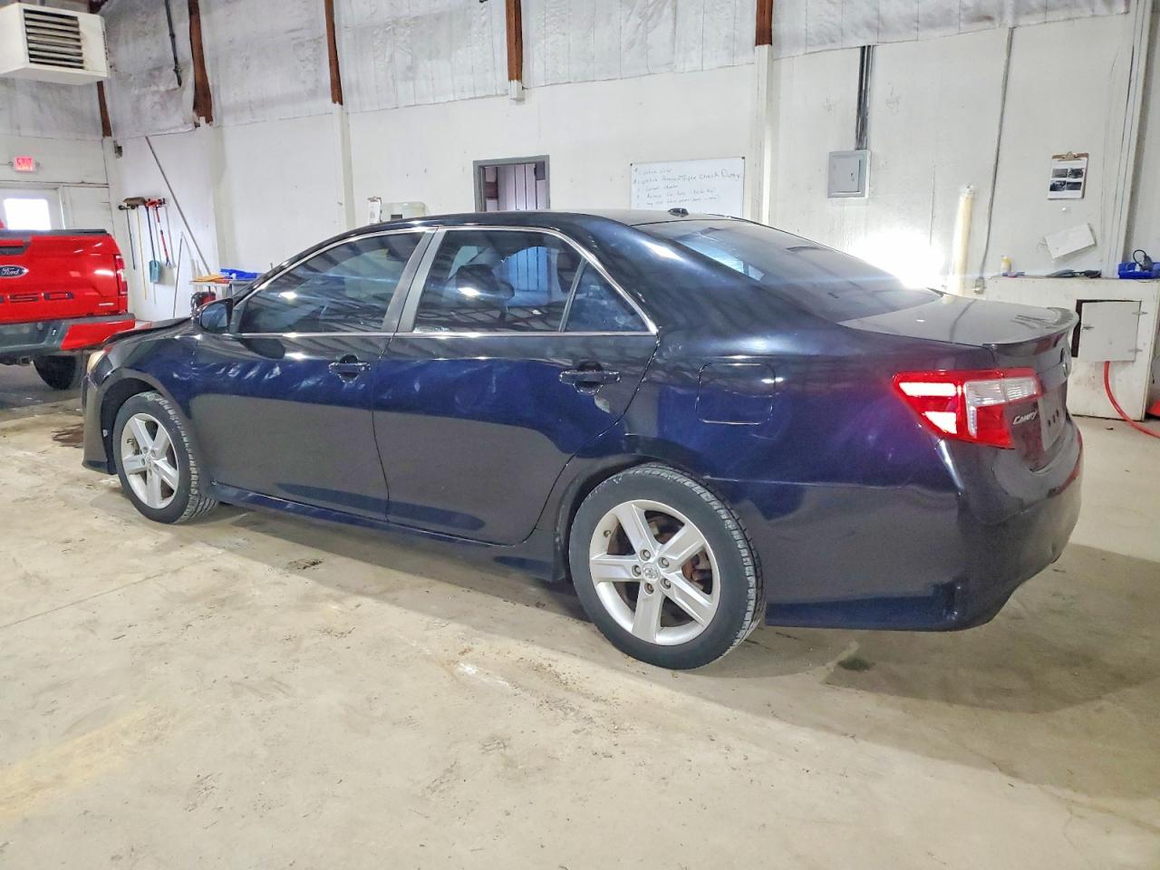 2012 TOYOTA CAMRY BASE photo 2