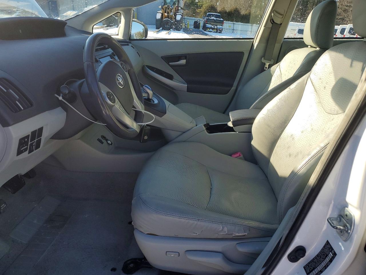 2010 TOYOTA PRIUS photo 7
