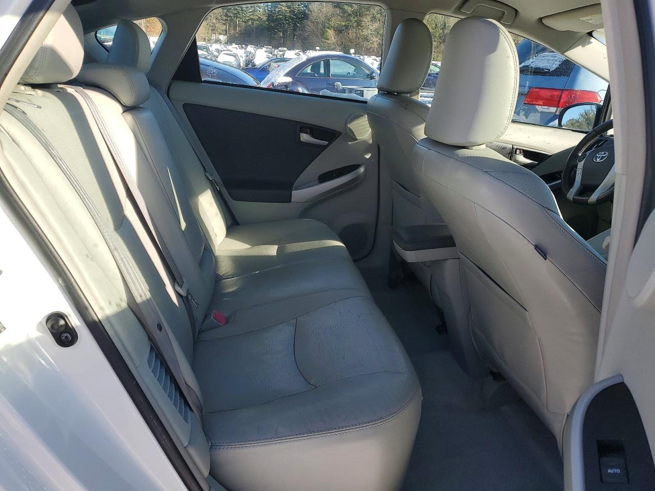 2010 TOYOTA PRIUS photo 10