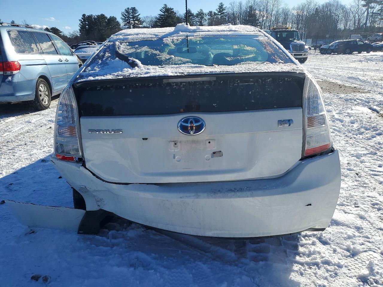 2010 TOYOTA PRIUS photo 6