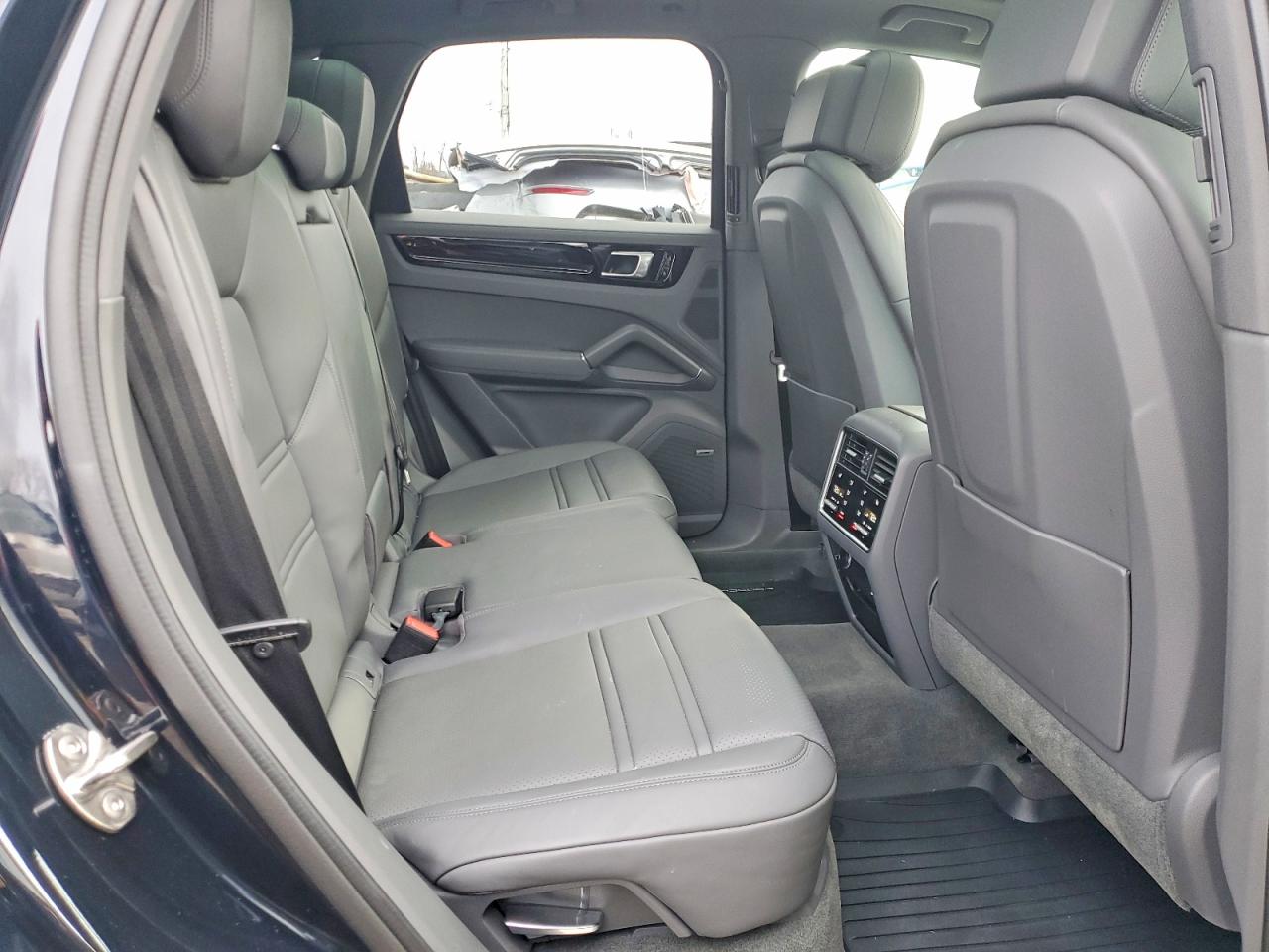 2021 PORSCHE CAYENNE S photo 11