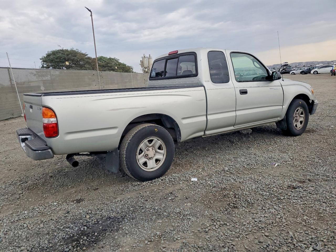 2004 TOYOTA TACOMA XTRACAB photo 3