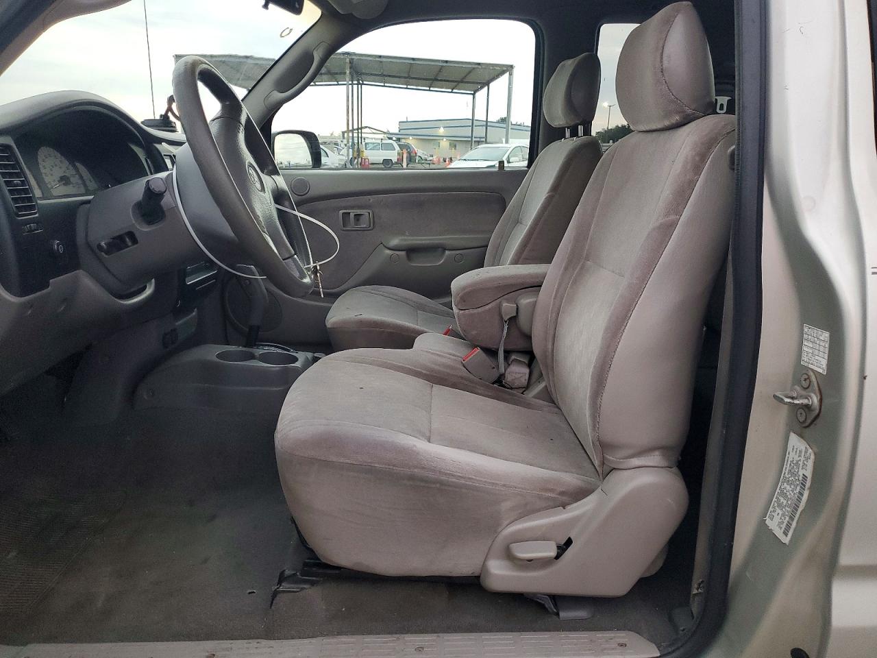 2004 TOYOTA TACOMA XTRACAB photo 7