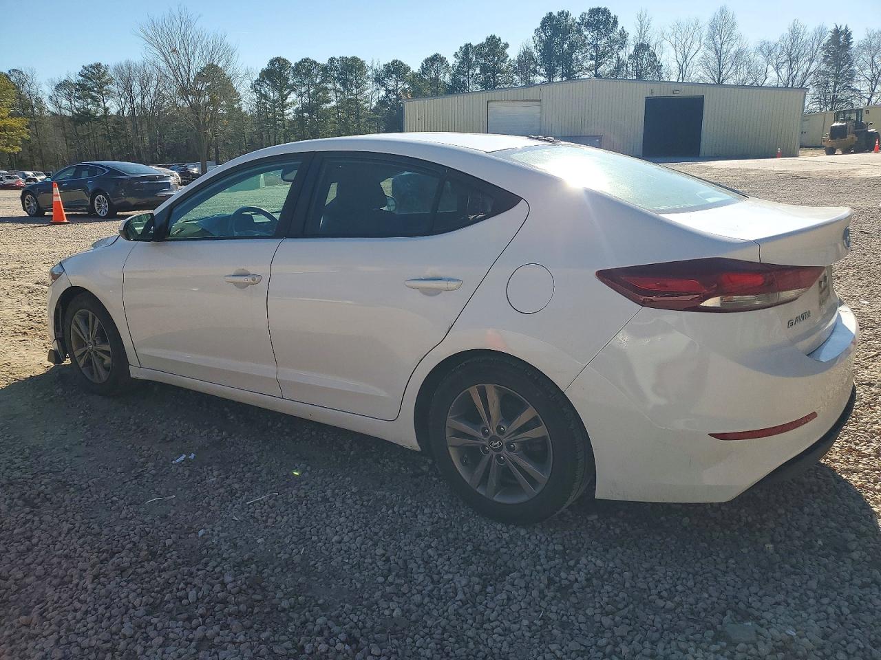 2018 HYUNDAI ELANTRA SEL photo 2