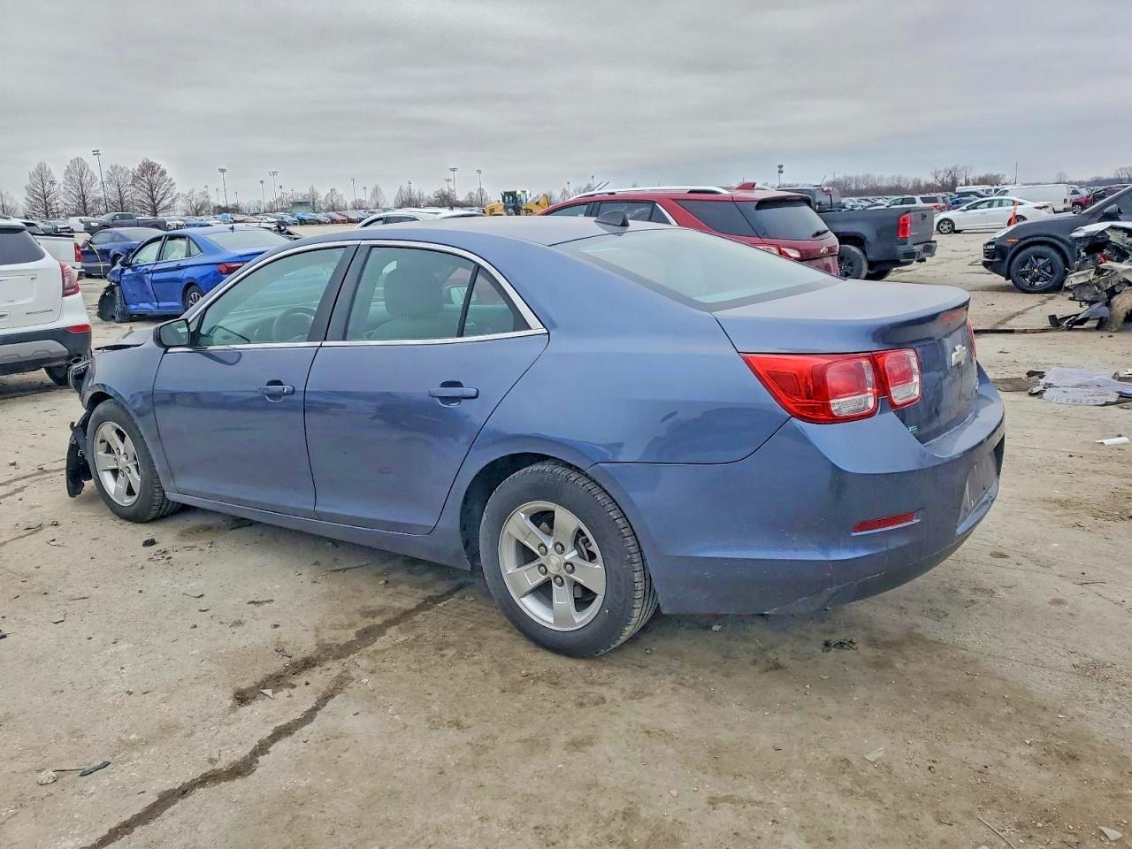2014 CHEVROLET MALIBU LS photo 2