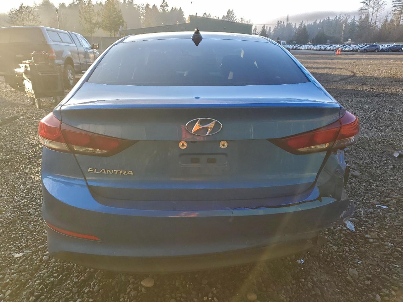 2017 HYUNDAI ELANTRA SE photo 6