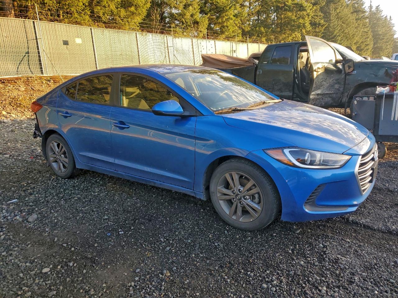 2017 HYUNDAI ELANTRA SE photo 4