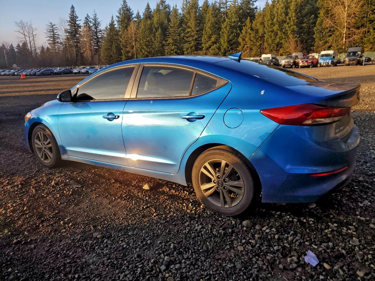 2017 HYUNDAI ELANTRA SE photo 2