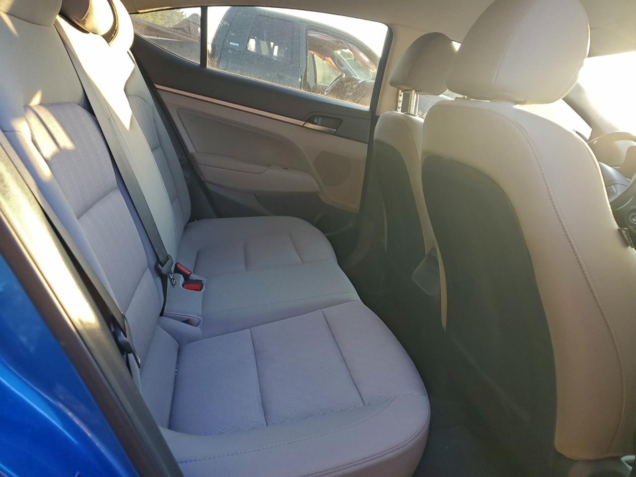 2017 HYUNDAI ELANTRA SE photo 10