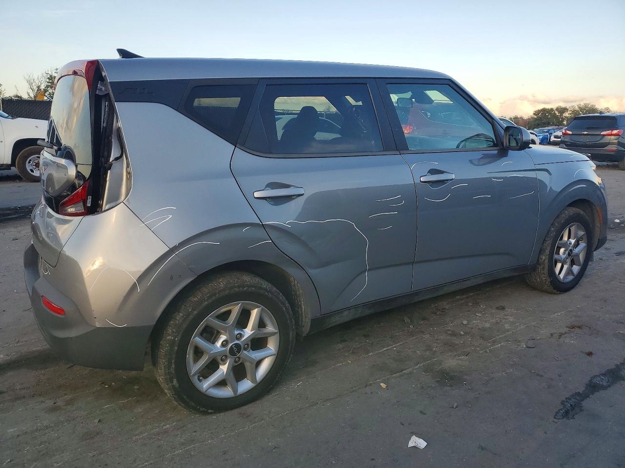 2022 KIA SOUL LX photo 3