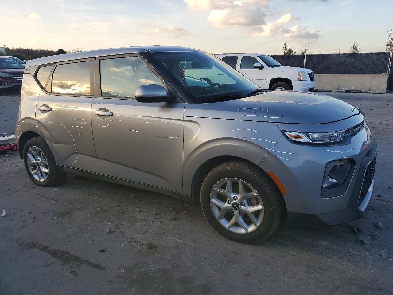 2022 KIA SOUL LX photo 4
