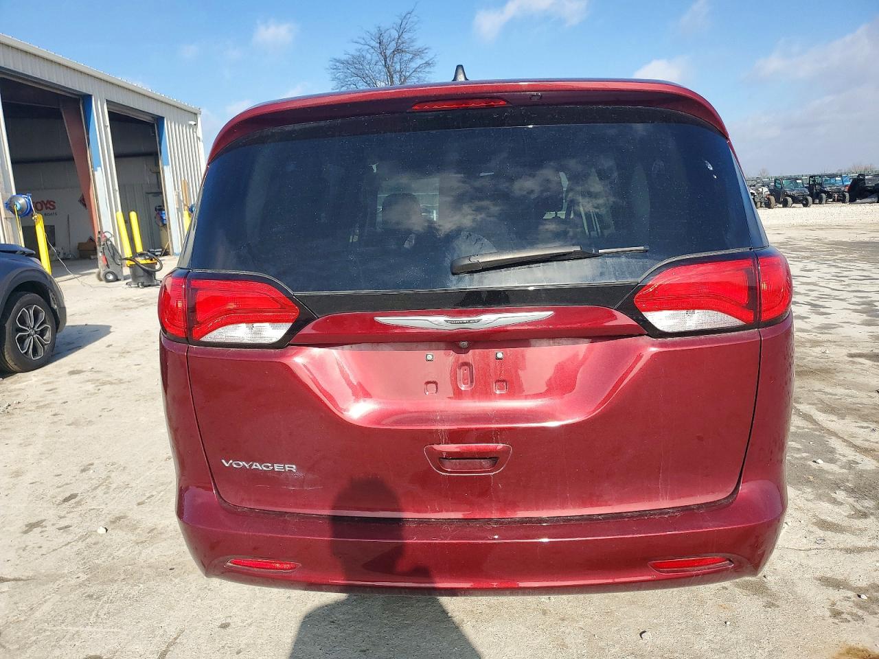 2021 CHRYSLER VOYAGER LX photo 6