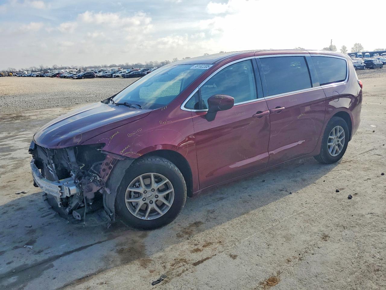 2021 CHRYSLER VOYAGER