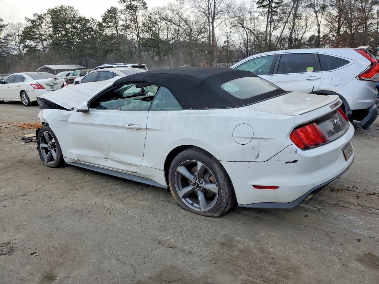 2017 FORD MUSTANG photo 2