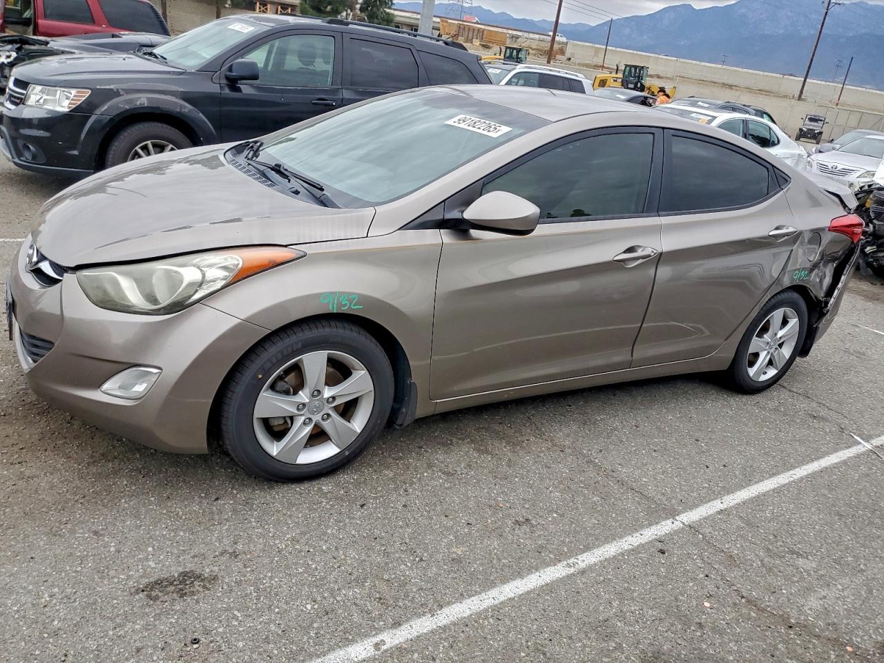 2013 HYUNDAI ELANTRA