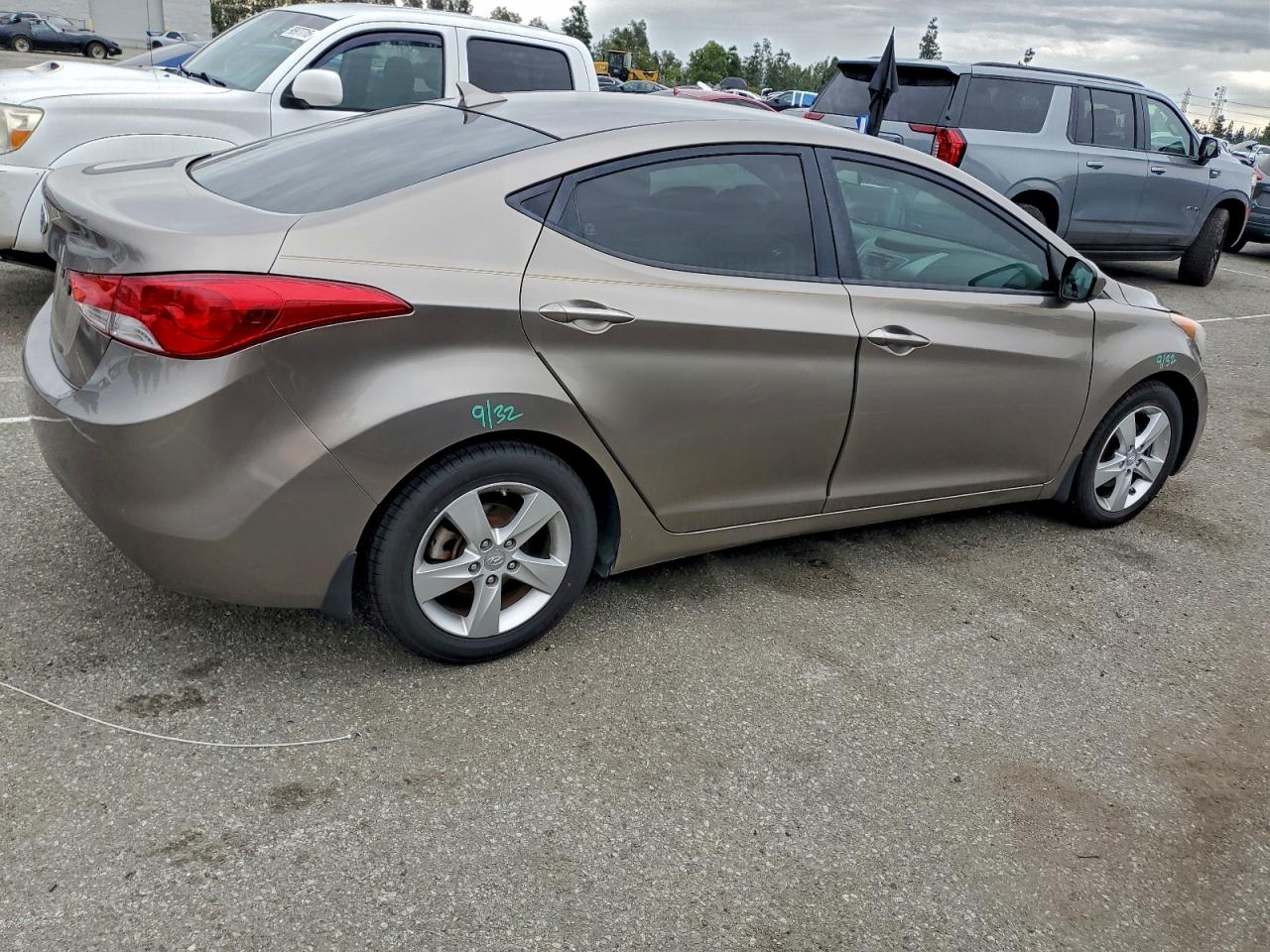 2013 HYUNDAI ELANTRA GLS photo 3