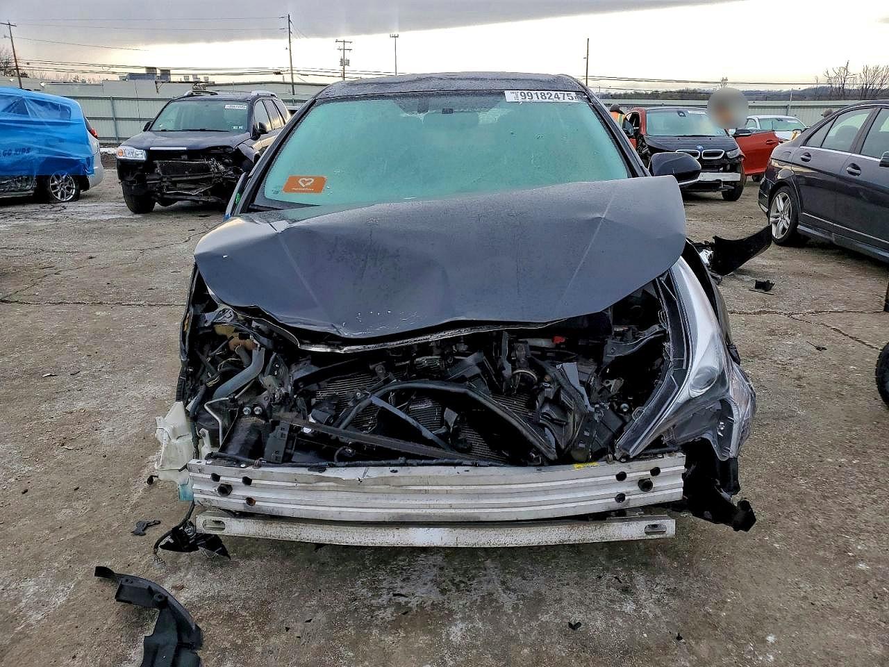 2016 TOYOTA PRIUS photo 5
