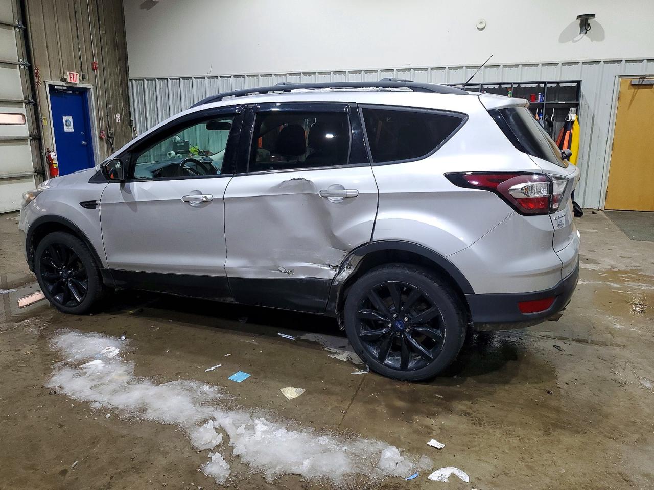 2017 FORD ESCAPE SE photo 2