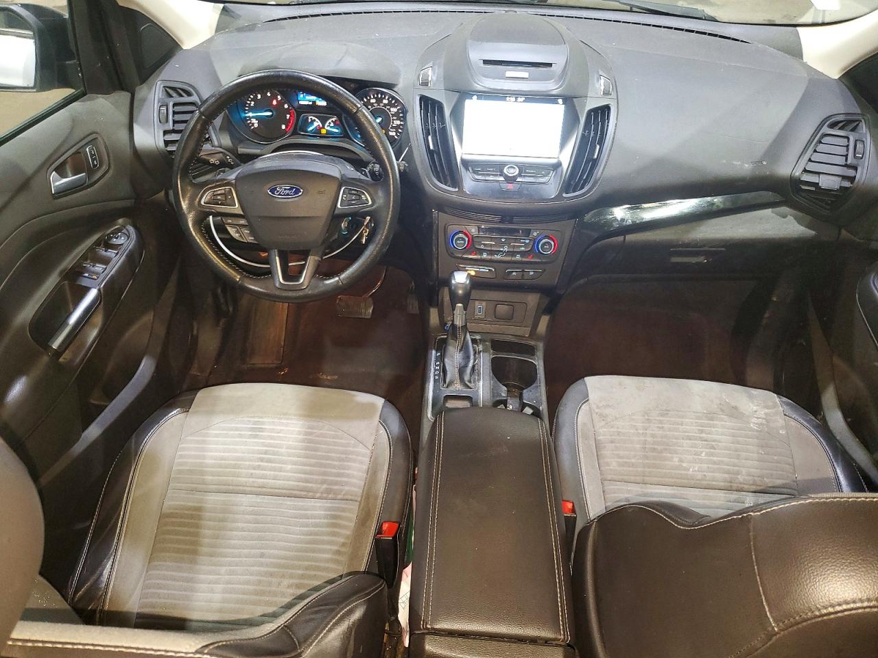 2017 FORD ESCAPE SE photo 8