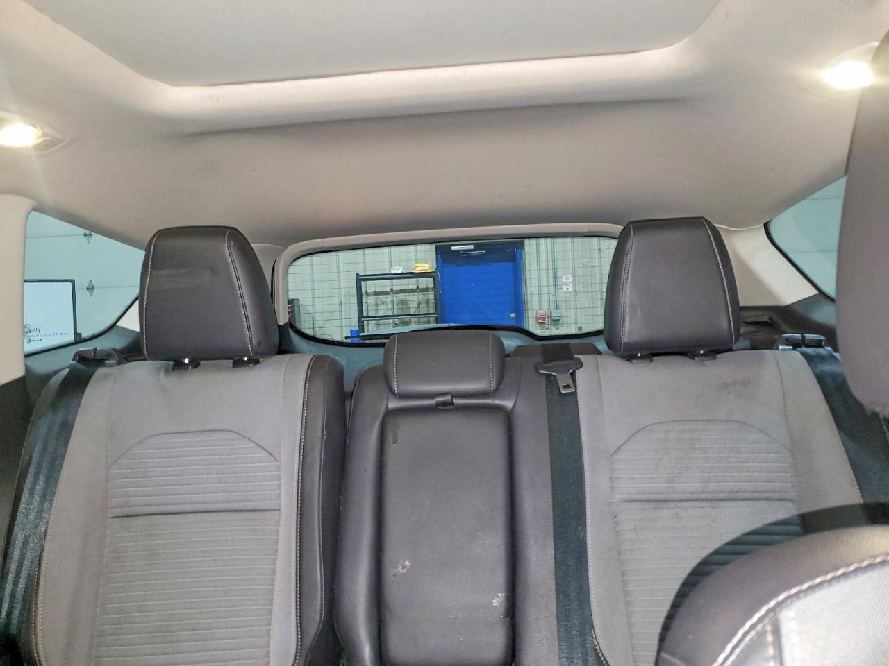 2017 FORD ESCAPE SE photo 10