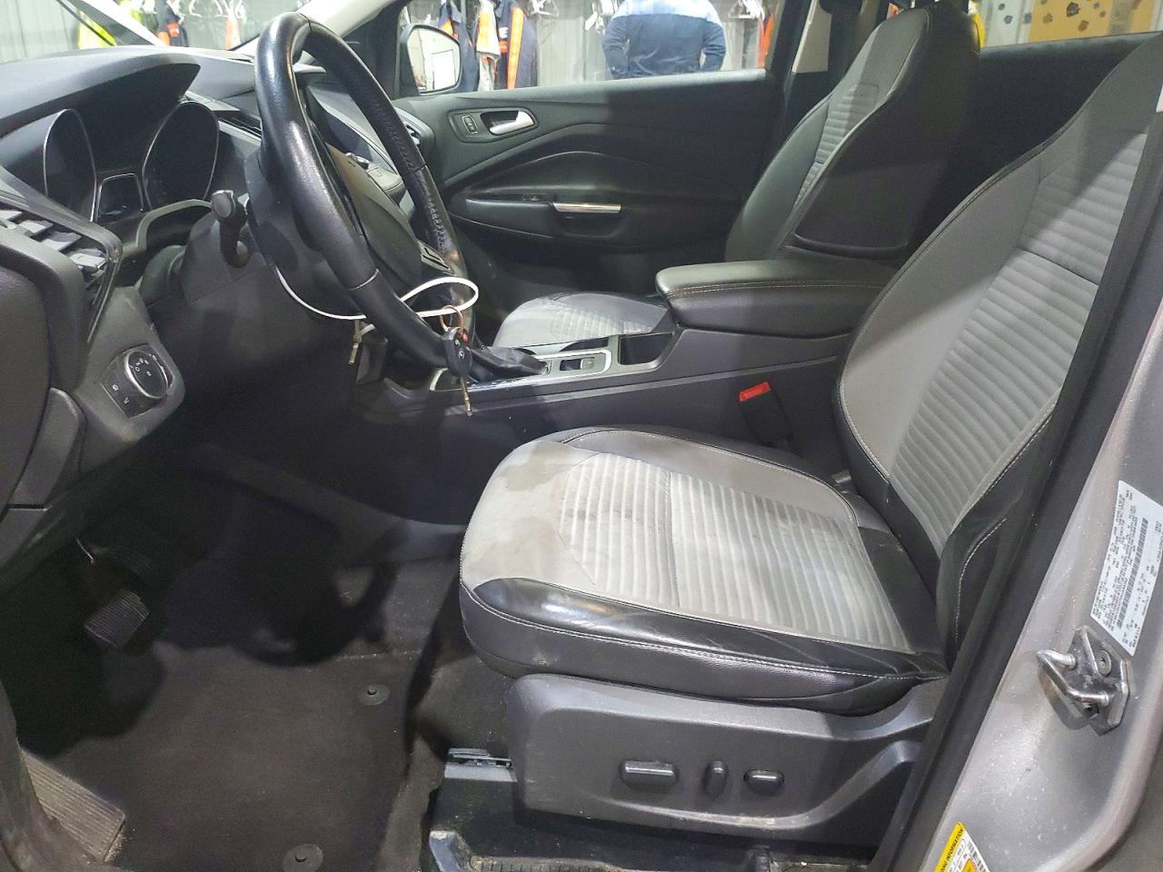 2017 FORD ESCAPE SE photo 7