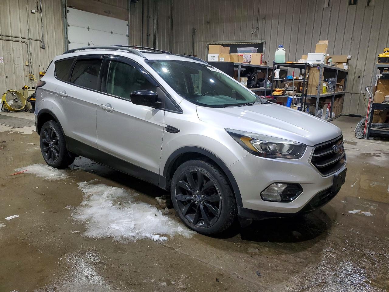 2017 FORD ESCAPE SE photo 4