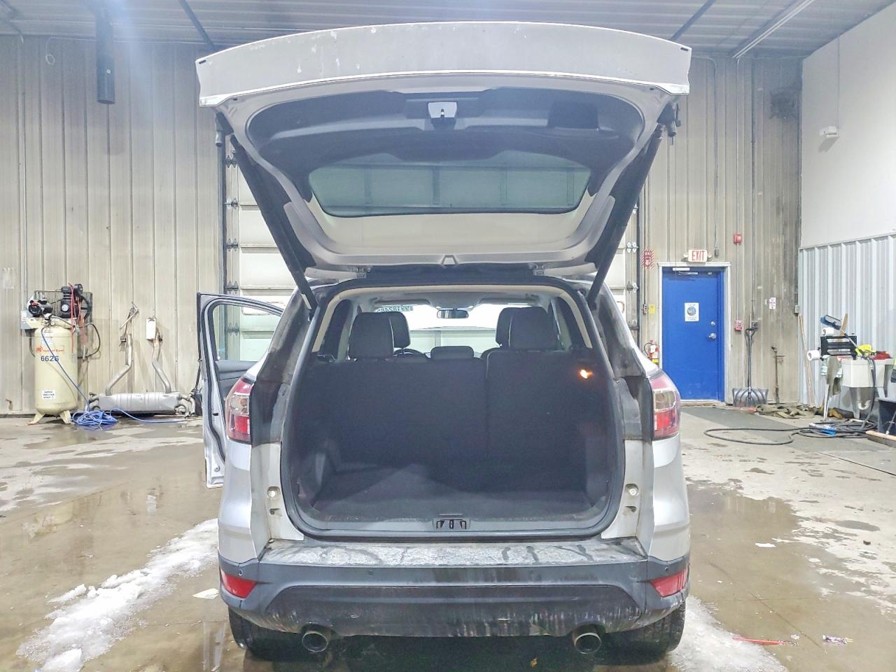2017 FORD ESCAPE SE photo 6